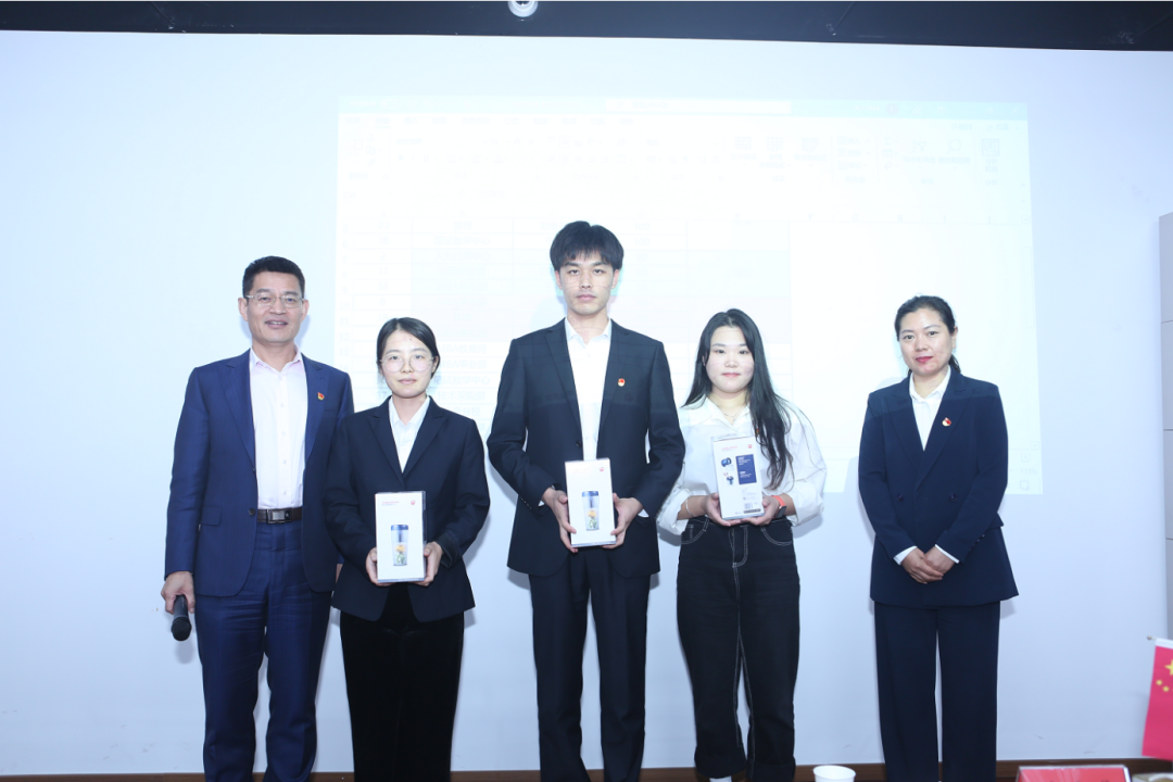 以知識競賽別開生面的形式,社科賽斯黨支部集中學習黨的二十大精神